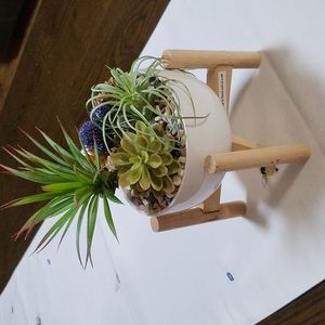 Floral table arrangement.